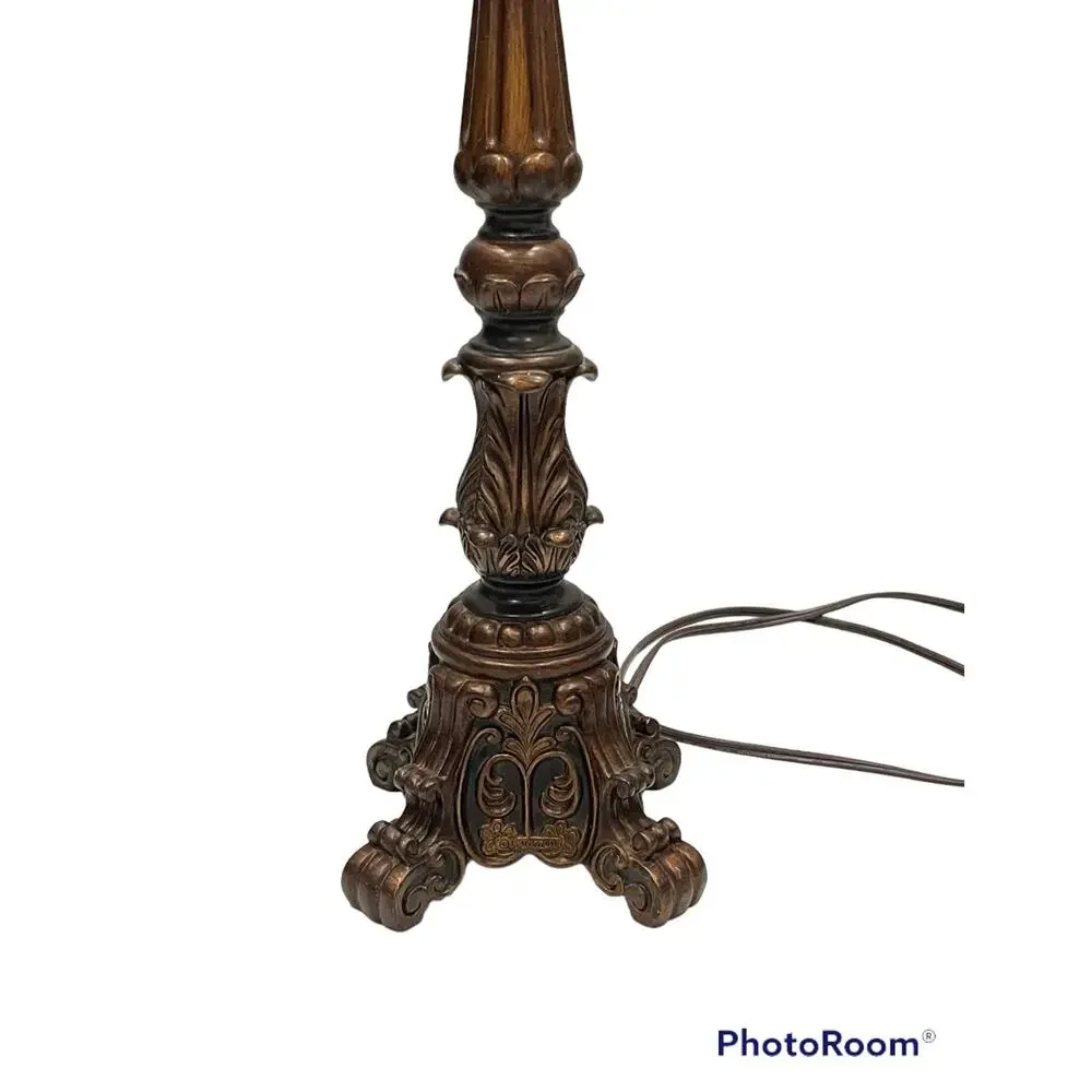 VTG Vintage Resin Turner Table Lamp